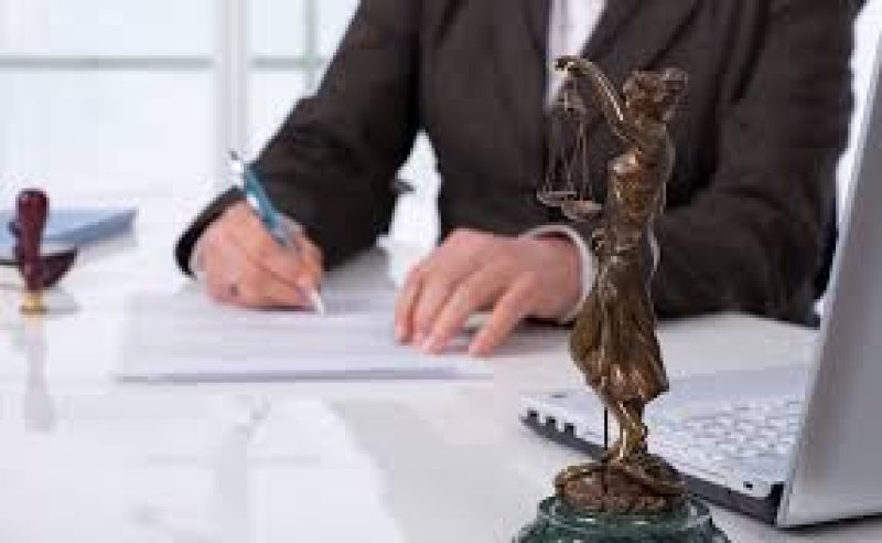 О том как оформить правовые отношения отвечает нотариус